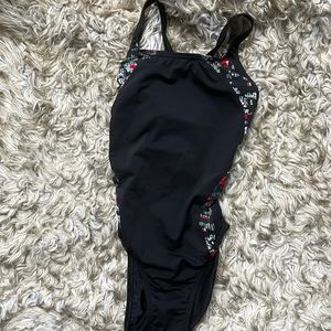 New speedo endurance sz 32 swimsuit bathing suit black one piece